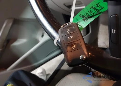 2015 Volkswagen Passat 2.0L Tdi Se из США, поврежденный, VIN 1VWBV7A33FC073833